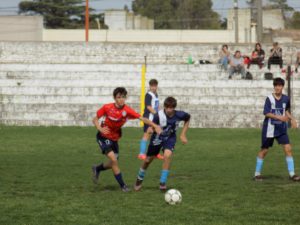 Fútbol inferiores: Ganó la Sub-15 y perdió la Sub-13