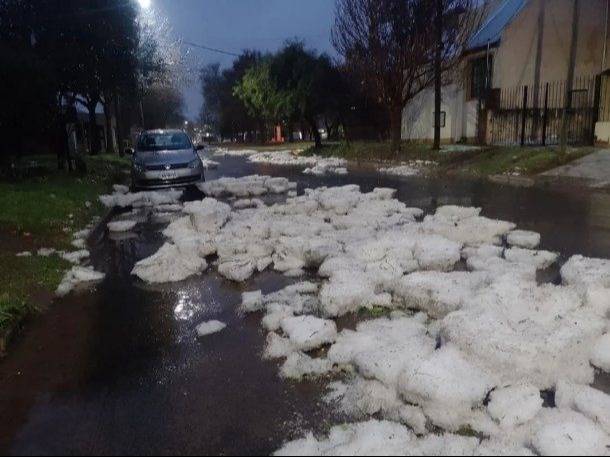 La Pampa: Fuerte granizada y viento intenso en la madrugada causó estragos