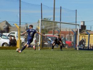 Fútbol de Primera: Perdió Alumni y descendió a Segunda División