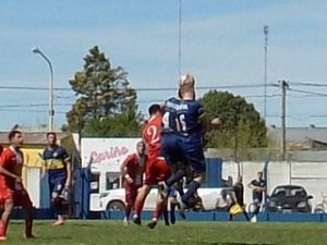 Fútbol de Primera: Perdió Alumni y descendió a Segunda División