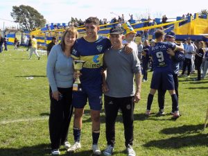 Fútbol de Primera: Luego del triunfo, Boca recibió la copa del Clausura