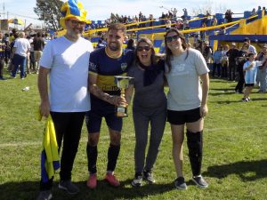 Fútbol de Primera: Luego del triunfo, Boca recibió la copa del Clausura