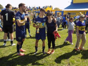 Fútbol de Primera: Luego del triunfo, Boca recibió la copa del Clausura