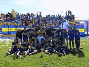 Fútbol de Primera: Luego del triunfo, Boca recibió la copa del Clausura