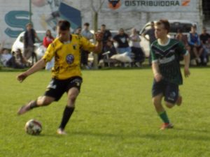 Fútbol de Primera: Perdió Alumni y descendió a Segunda División