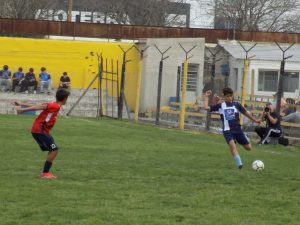 Fútbol inferiores: Ganó la Sub-15 y perdió la Sub-13