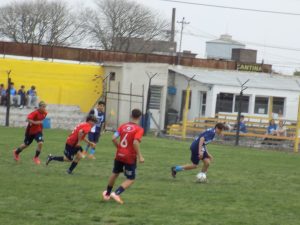 Fútbol inferiores: Ganó la Sub-15 y perdió la Sub-13