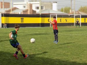 Fútbol inferiores: Ganó la Sub-15 y perdió la Sub-13