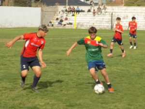 Fútbol inferiores: Ganó la Sub-15 y perdió la Sub-13