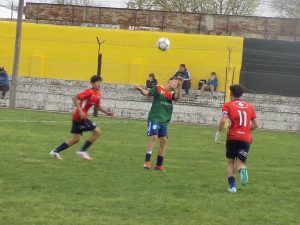 Fútbol inferiores: Ganó la Sub-15 y perdió la Sub-13