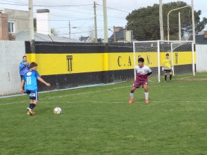 Fútbol Inferiores: Las Selecciones Sub- 13 y 15 se despidieron con un triunfo