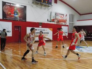 Clausura de Básquet: Ganó Huracán y es único puntero