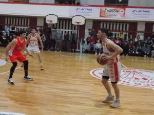 Clausura de Básquet: Ganó Huracán y es único puntero