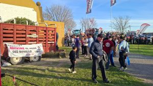 (Video) Ceferino Muda ganador del concurso “Adivine el peso del Novillo”, realizado en la EXPO Rural