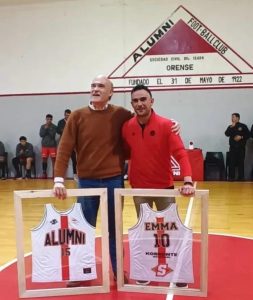 Noche mágica en Orense: Homenajes y reconocimientos en el básquet de Alumni