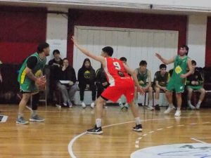 Básquet local: Huracán ganó el clásico ante Costa Sud