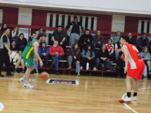 Básquet local: Huracán ganó el clásico ante Costa Sud