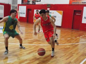 Básquet local: Huracán ganó el clásico ante Costa Sud