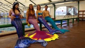 El sirenismo: La disciplina de nadar como sirena que crece en Argentina