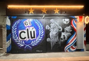 Libertad 770: Ropa deportiva nacional e importada, barbería y kiosco en “El Clú” (video)