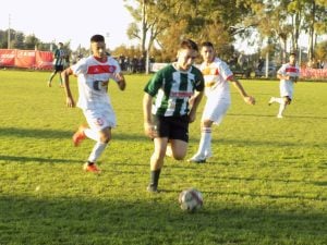 Fútbol de Segunda: Garmense ganó y dejó el Clausura al rojo vivo