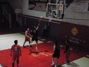 Básquet: Ganó Argentino en el comienzo de la 10ª fecha