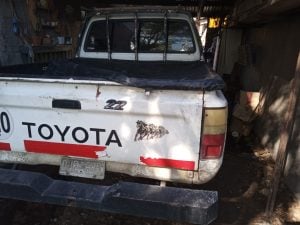 En la madrugada: Incendio de camioneta en garage de vivienda