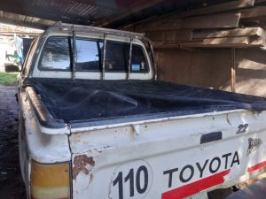 En la madrugada: Incendio de camioneta en garage de vivienda