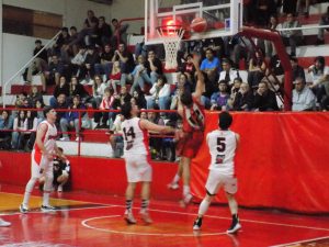 Básquet Local: Quilmes ganó el clásico y es único puntero del Clausura