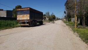 Golpeó el palo, cayó el palo, terminaron todos a los palos (videos)