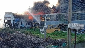 Tandil: Se quemaron 16 colectivos en el predio de la ex “Río Paraná”