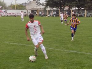 Fútbol de Primera:  Empate entre   Colegiales y Huracán en el comienzo de la fecha