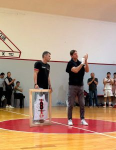 Alumni homenajeó a Juan Manuel Locatelli
