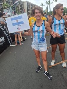 (video) Elisa Hospitaleche, abanderada de la delegación nacional en el Ironman de Hawaii