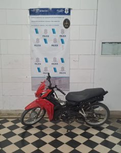 Chocó con una moto con pedido de secuestro y lo aprehendieron