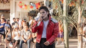 El “Michael Jackson” de Laferrere: Convoca a miles de personas con su show y ayuda a su mamá con lo que junta
