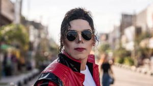 El “Michael Jackson” de Laferrere: Convoca a miles de personas con su show y ayuda a su mamá con lo que junta