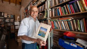 Mario Erkekdjian y la construcción de la casita Literaria en San Isidro
