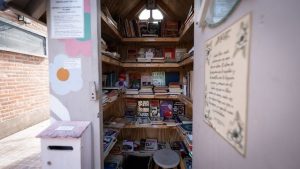 Mario Erkekdjian y la construcción de la casita Literaria en San Isidro