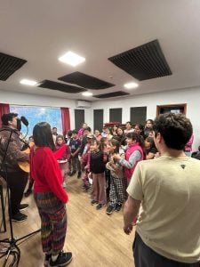 Puentes en la Infancia: Diez años acompañando sueños que hoy cantan 70 niños y niñas