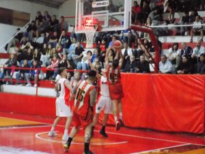 Básquet Local: Quilmes ganó el clásico y es único puntero del Clausura