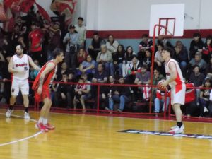 Básquet Local: Quilmes ganó el clásico y es único puntero del Clausura