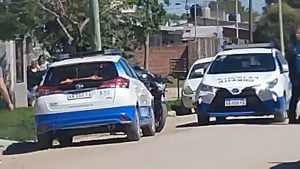 Golpeó el palo, cayó el palo, terminaron todos a los palos (videos)