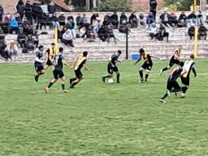Futbol: Echegoyen ganó y se salvó. Once Corazones jugará la Promoción
