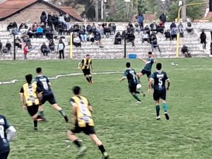 Futbol: Echegoyen ganó y se salvó. Once Corazones jugará la Promoción