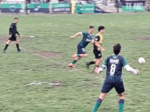Futbol: Echegoyen ganó y se salvó. Once Corazones jugará la Promoción