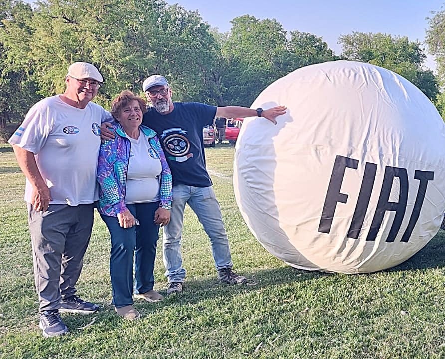 (video) Córdoba: se jugó el primer partido de fútbol entre Fiat 600