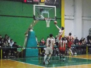 Básquet: el Globo sopló fuerte y dejó sin espuma al Cervecero en la primera final