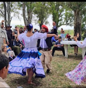 Un encuentro por la identidad en Micaela Cascallares con cabalgata y folclore