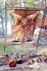 Un encuentro por la identidad en Micaela Cascallares con cabalgata y folclore